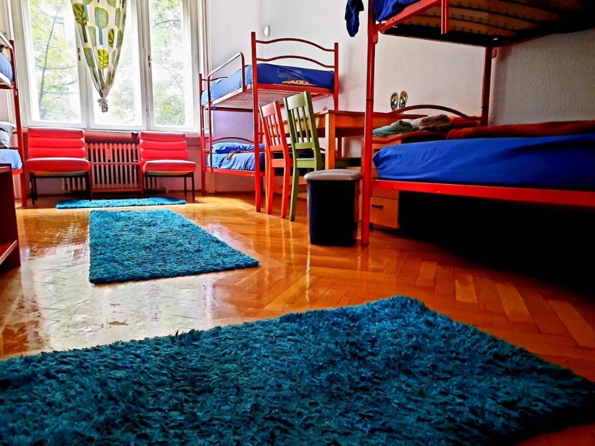 Lamis Hostel Budapest Exterior photo
